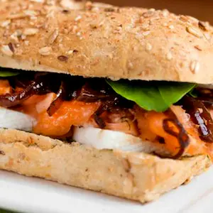 Sanduíches Ciabatta de salmão