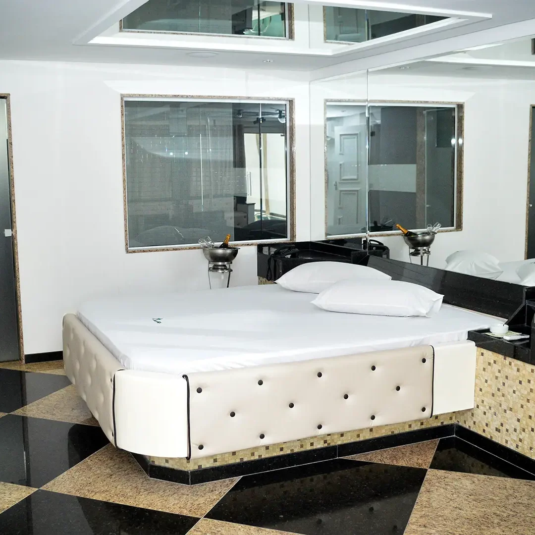 suite_piscina_sauna_001